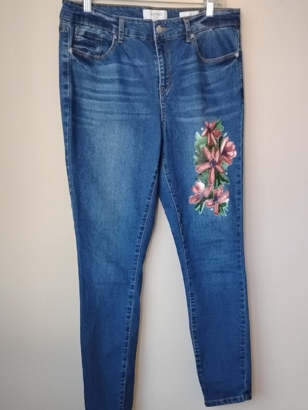 Ellen Tracy Size 12 Blue Skinny Jeans with Pink Floral Embellishments - Picture 5 of 16